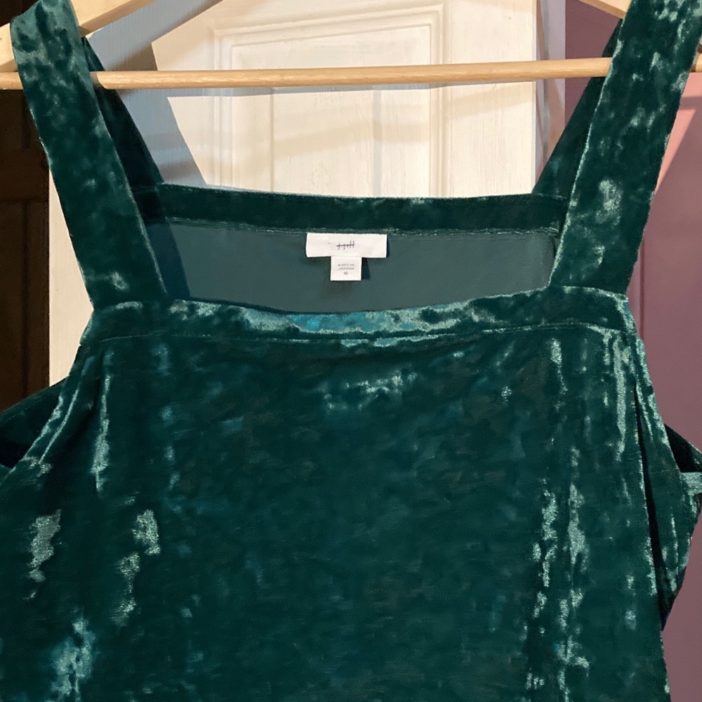 Shimmery green tank top. Like new!